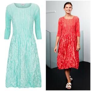 Alquema 3/4 Sleeve Smash Pocket Midi Dress Size Medium Glossy Ice Blue Crinkle